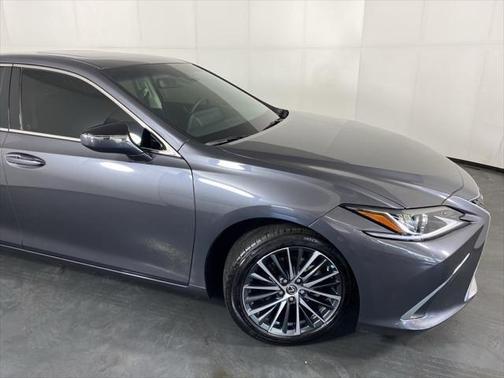 2023 Lexus ES 300h Base