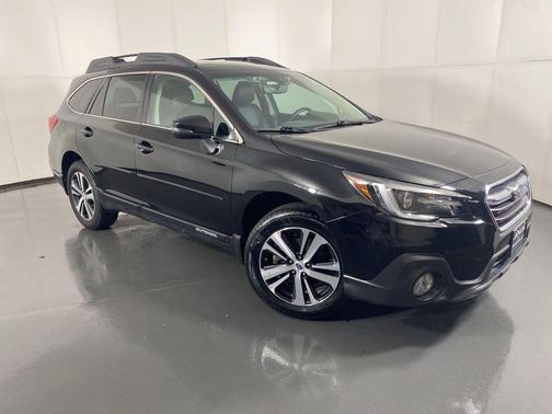 Crystal Black Silica 2018 Subaru Outback 2.5i Limited