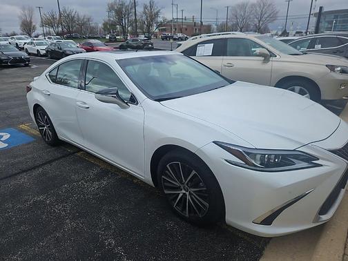 Eminent White Pearl 2024 Lexus ES 350 Base