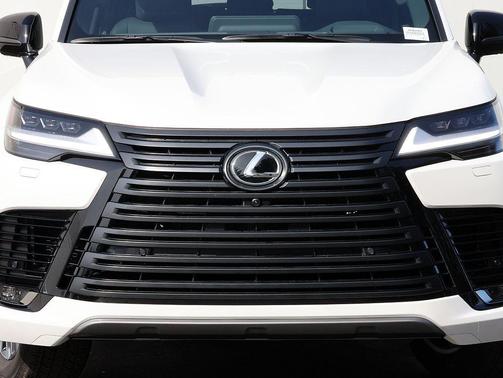 Eminent White Pearl 2026 Lexus LX 600 Premium
