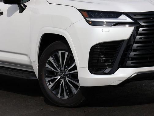 Eminent White Pearl 2026 Lexus LX 600 Premium