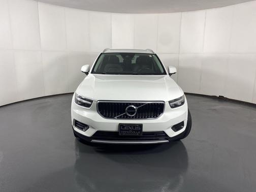 2019 Volvo XC40 T5 Momentum