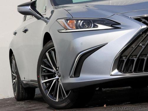 2025 Lexus ES 350 Base