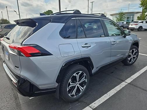 2025 Toyota RAV4 Hybrid SE