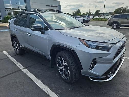 2025 Toyota RAV4 Hybrid SE