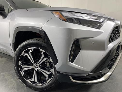 2025 Toyota RAV4 Hybrid SE