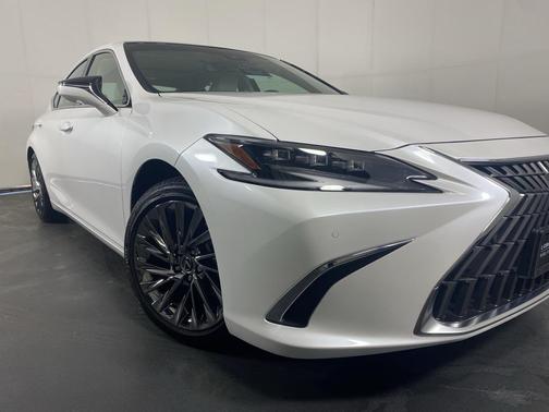 2025 Lexus ES 350 Ultra Luxury