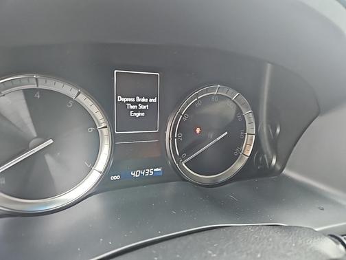 2021 Lexus LX 570 Three-Row