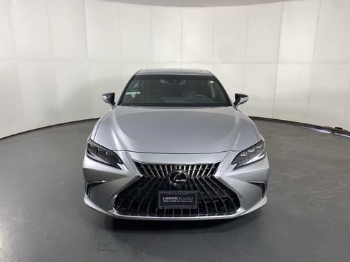 2025 Lexus ES 300h Ultra Luxury