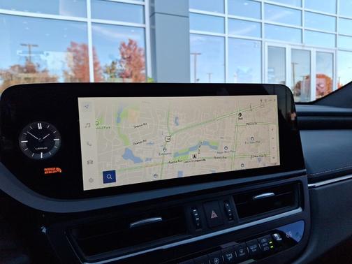 2025 Lexus ES 300h Ultra Luxury