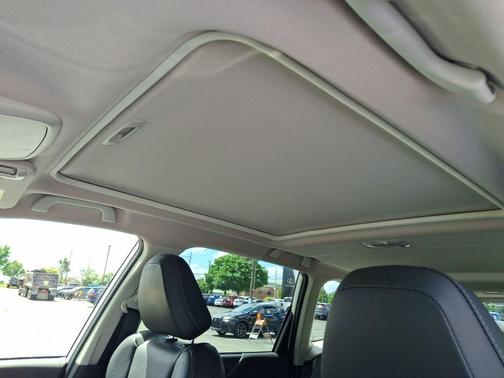 Crystal White Pearl 2021 Subaru Forester Touring