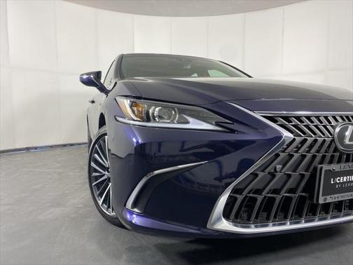 2023 Lexus ES 300h Base