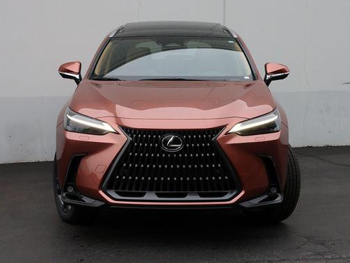 2026 Lexus NX 450h+ Luxury