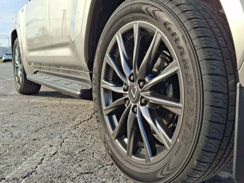 Atomic Silver 2024 Lexus LX 600 F SPORT