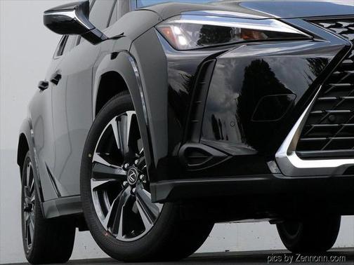 2025 Lexus UX 300h Premium