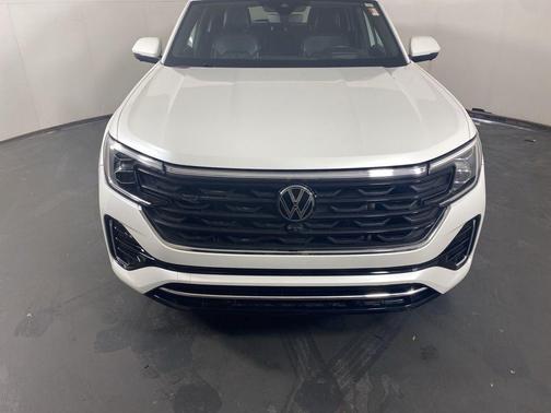 Opal White Pearl 2024 Volkswagen Atlas Cross Sport 2.0T SEL Premium