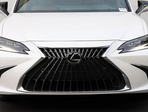 2025 Lexus ES 350 Ultra Luxury