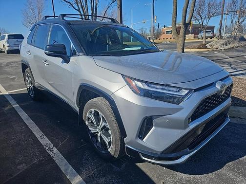 2025 Toyota RAV4 Hybrid SE