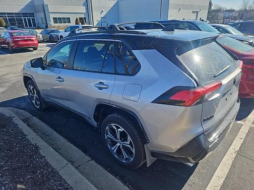 2025 Toyota RAV4 Hybrid SE