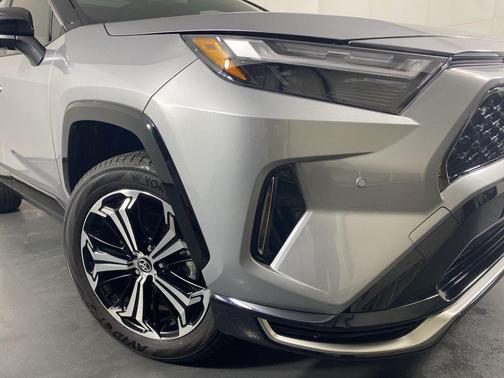 2025 Toyota RAV4 Hybrid SE