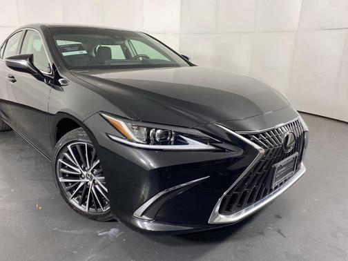 2023 Lexus ES 300h Base