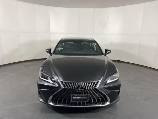 2023 Lexus ES 300h Base