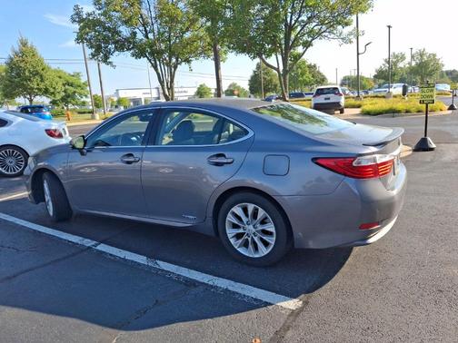 2014 Lexus ES 300h Base