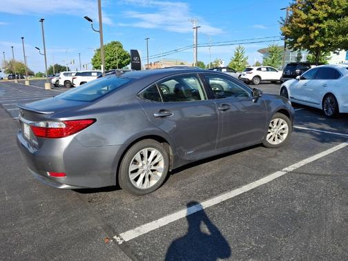 2014 Lexus ES 300h Base