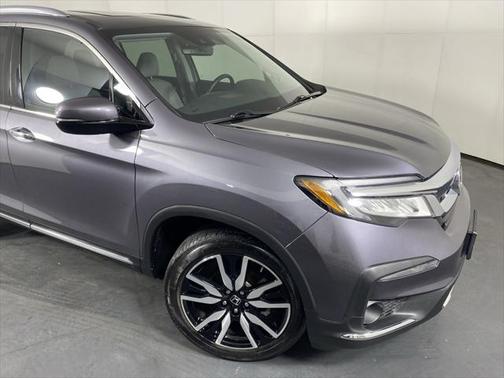 2022 Honda Pilot Touring 8-Passenger