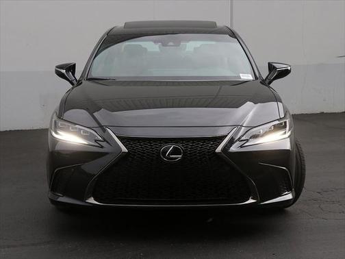 2025 Lexus ES 300h Base