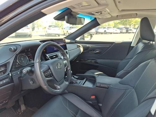 2024 Lexus ES 300h Luxury