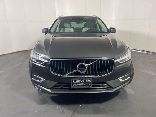 Gray Metallic 2018 Volvo XC60 T6 Inscription