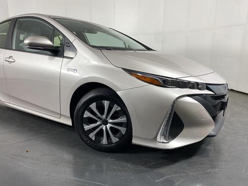 2022 Toyota Prius Prime XLE