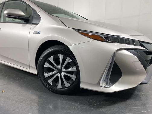 2022 Toyota Prius Prime XLE