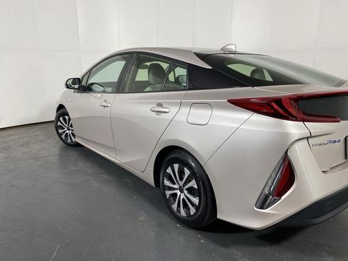 2022 Toyota Prius Prime XLE