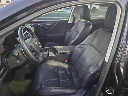 2025 Lexus ES 350 Ultra Luxury