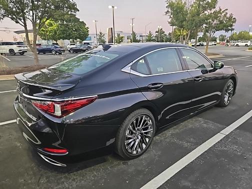 2025 Lexus ES 350 Ultra Luxury