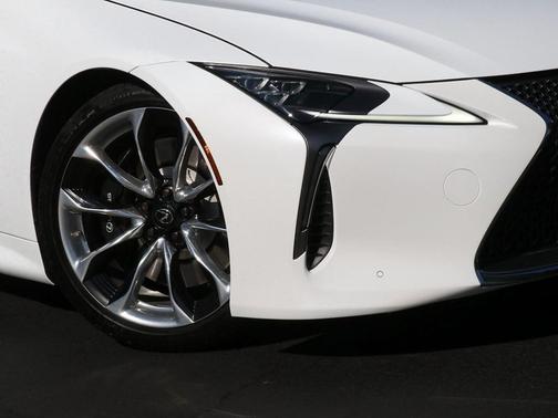 Photo 3 of 34 of 2018 Lexus LC 500 Base