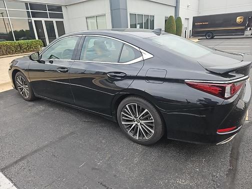 2025 Lexus ES 350 Base