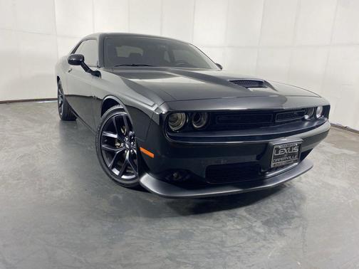Pitch Black Clearcoat 2023 Dodge Challenger R/T