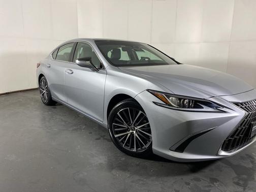 2023 Lexus ES 350 Base