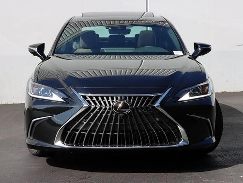 2025 Lexus ES 300h Luxury