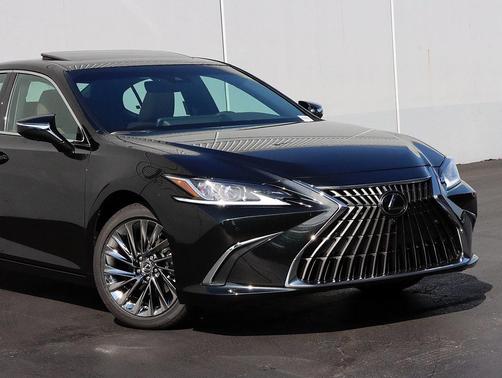 2025 Lexus ES 300h Luxury