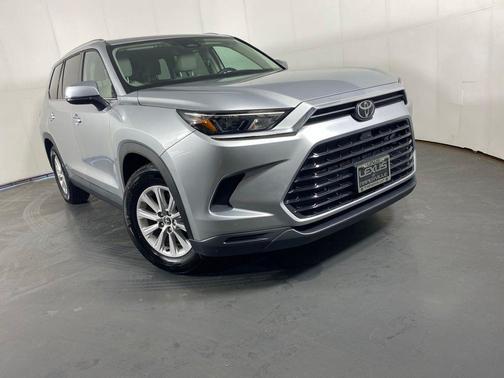Celestial Silver Metallic 2025 Toyota Grand Highlander XLE