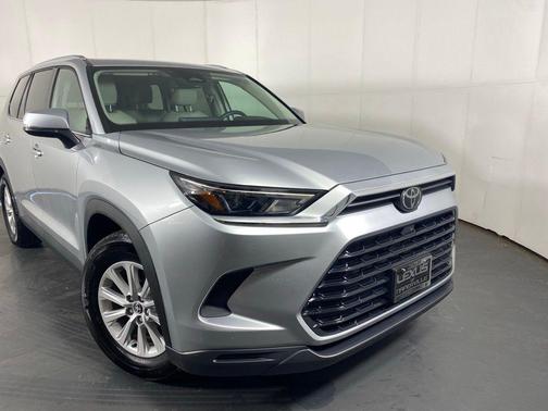 Celestial Silver Metallic 2025 Toyota Grand Highlander XLE