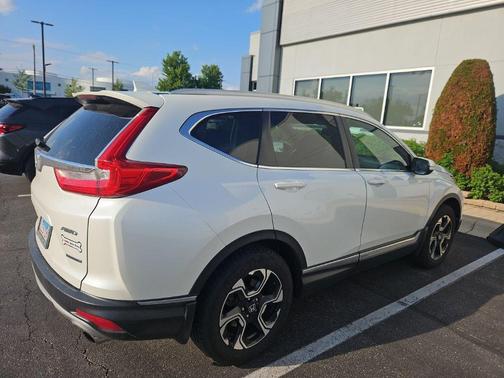 White Diamond Pearl 2018 Honda CR-V Touring