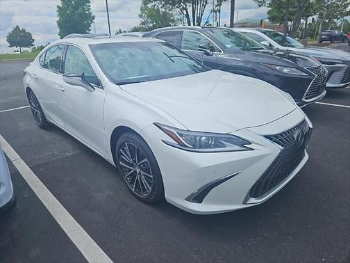 2024 Lexus ES 300h Base