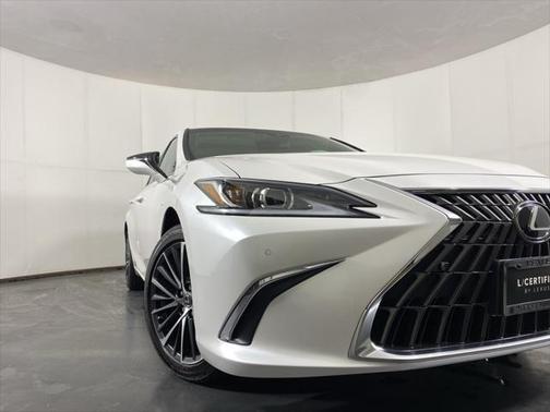 2024 Lexus ES 300h Base