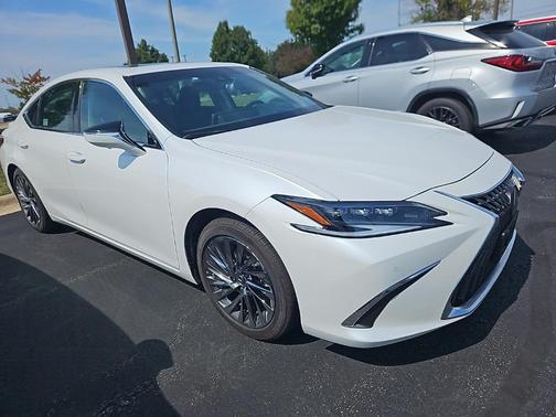 2025 Lexus ES 300h Ultra Luxury