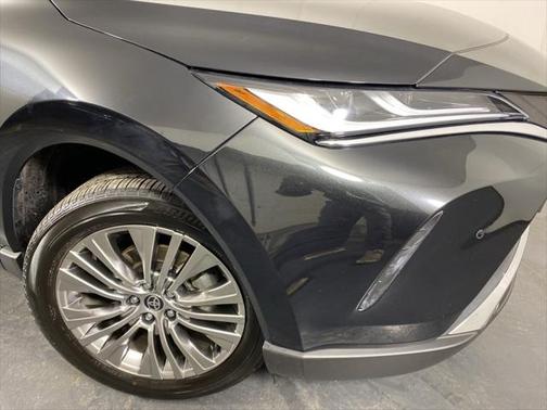 2022 Toyota Venza XLE